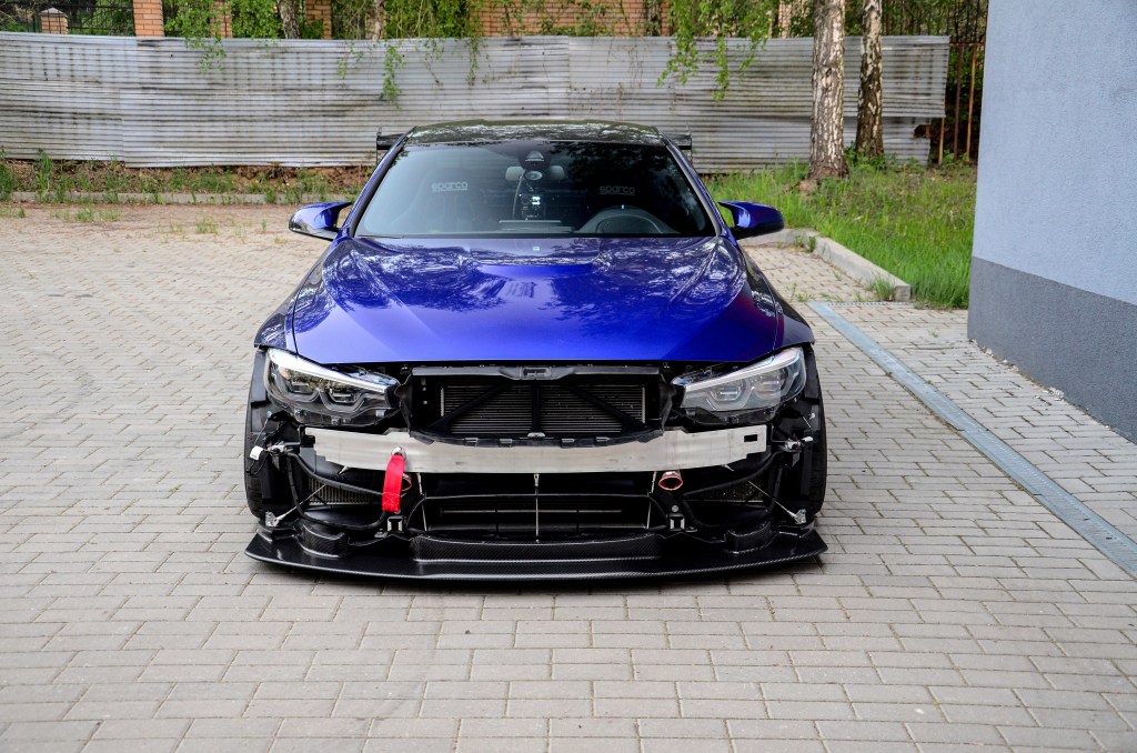 M4 GT4 CARBON FIBER&nbsp;SPLITTER